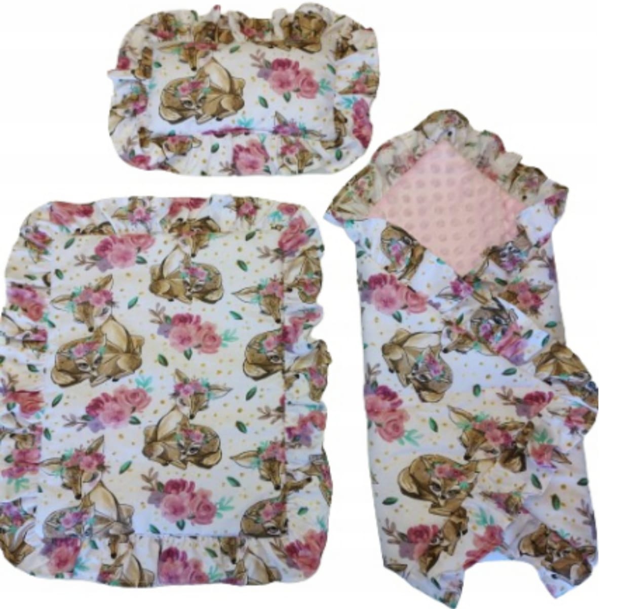 Komplet pościeli pastelowej w pokoju dziecięcym — inspiracja na zestaw do wózka dla lalki